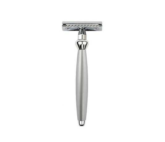 Edwin Jagger – Bulbous Satin Chrome DE Safety Razor & 5 Free Feather Blades